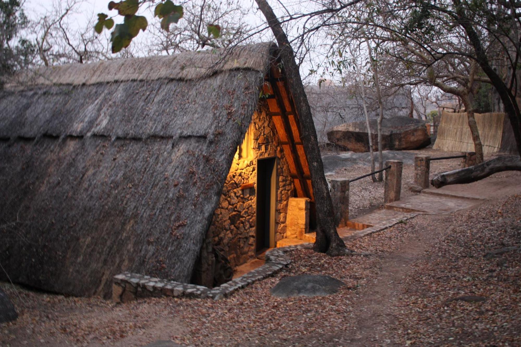 Matopos Big Cave Campヴィラ エクステリア 写真